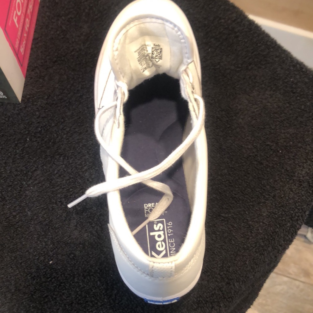 Women’s US size 9 brand new Keds. Never been worn. - Picture 8 of 11